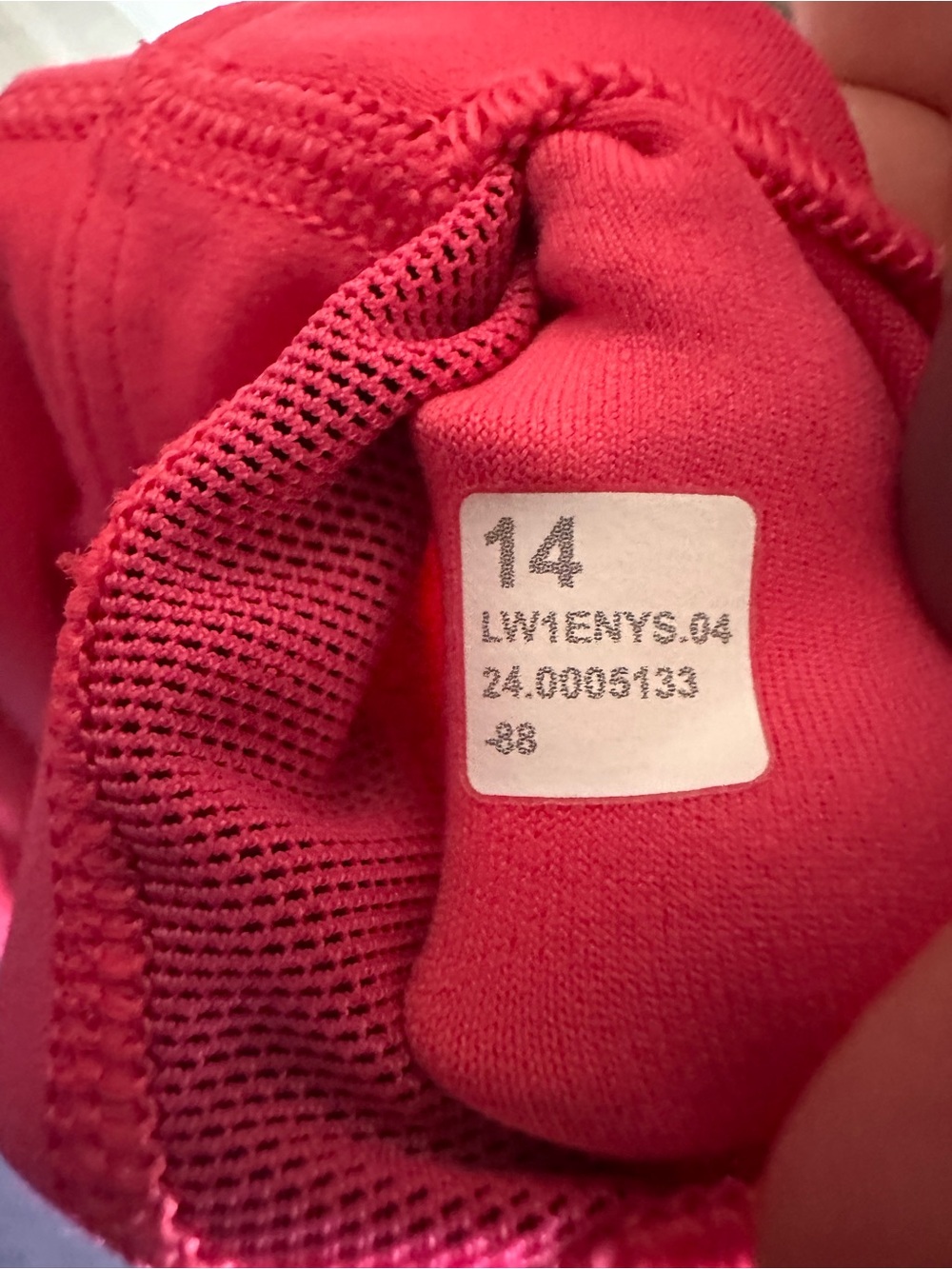 Lululemon X Disney 2 Piece Align Minnie Lip Gloss Pink Leggings & Cropped Tank - Picture 8 of 9